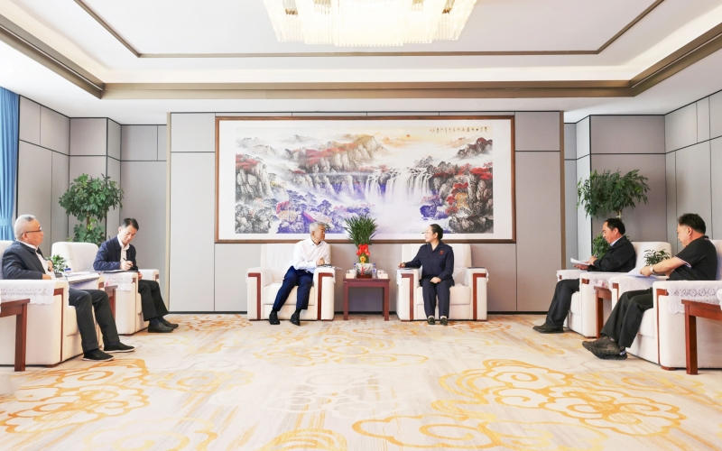 國網(wǎng)天津市電力公司董事長、黨委書記郭銘群深入榮程集團走訪調(diào)研