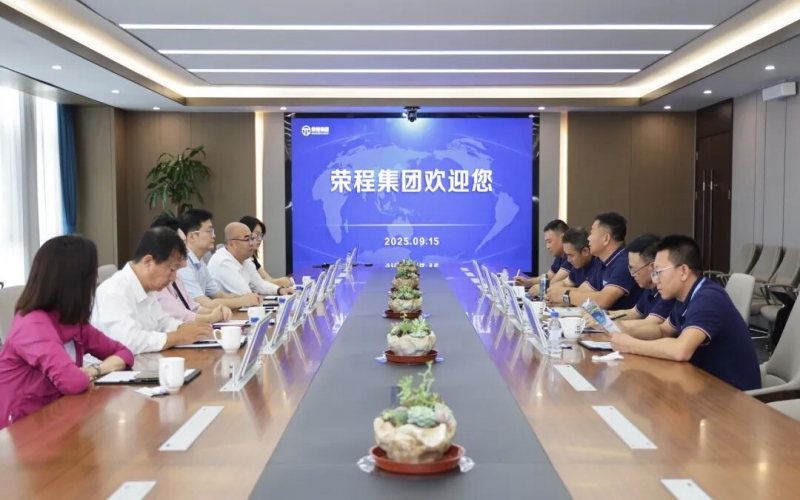 新疆生產(chǎn)建設(shè)兵團第十四師昆玉市黨委常委、副師長王鑫到訪榮程集團