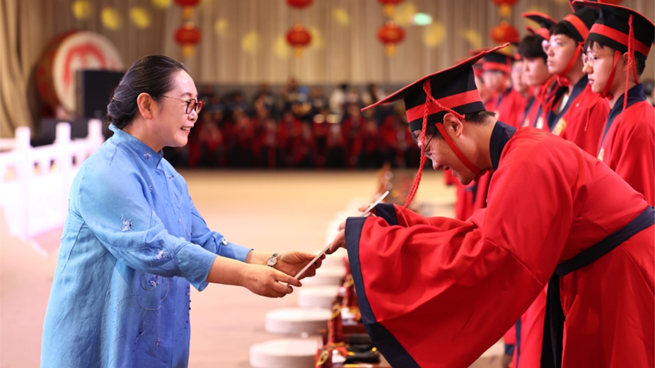 金秋揚(yáng)帆，逐夢(mèng)遠(yuǎn)航！榮程學(xué)子成人禮儀式